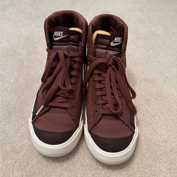 Women’s Nike High Top Blazers Sz 8 - Picture 1 of 7